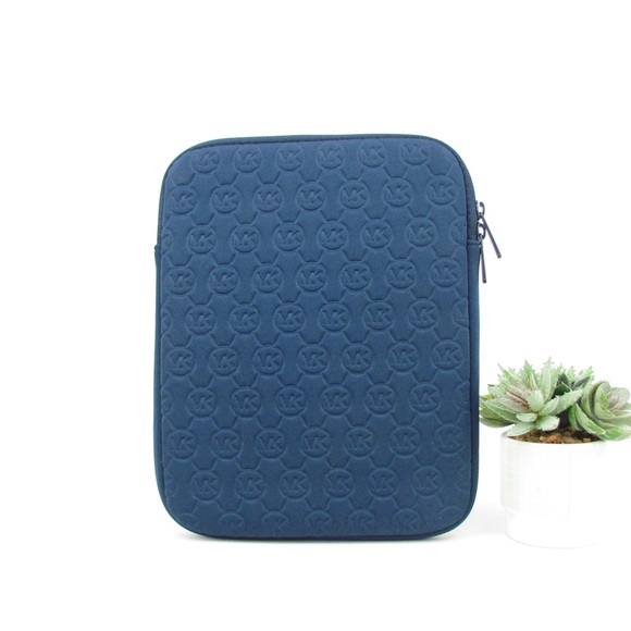 Michael Kors ipad/tablet case - Picture 2 of 4